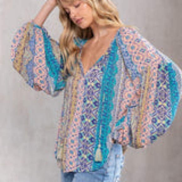 lovestitch Tops - Hippie at heart volume sleeve